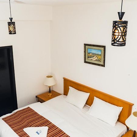 Pan Emirates Hotel Apartments ชาร์จาห์ ภายนอก รูปภาพ