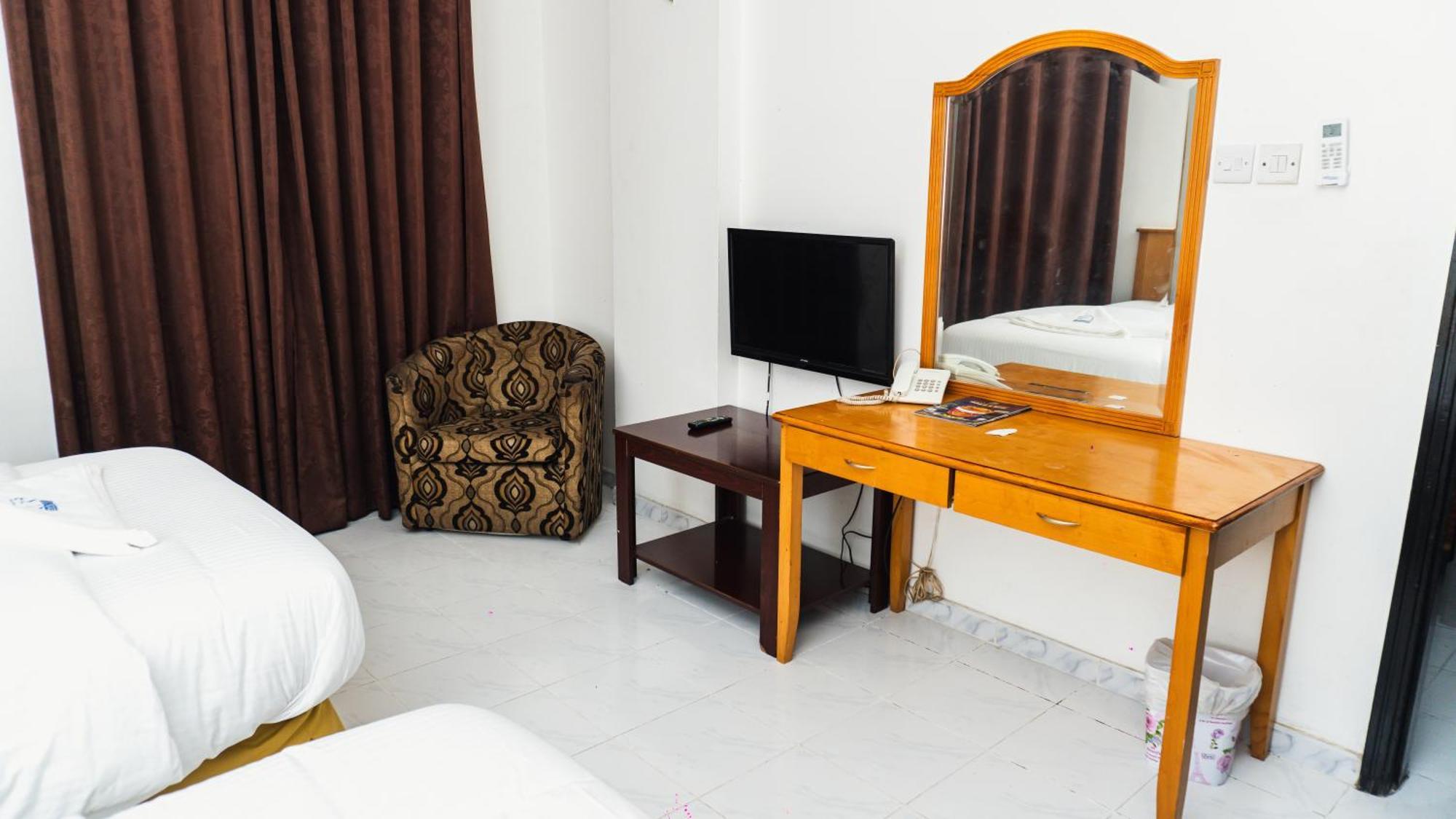 Pan Emirates Hotel Apartments ชาร์จาห์ ภายนอก รูปภาพ