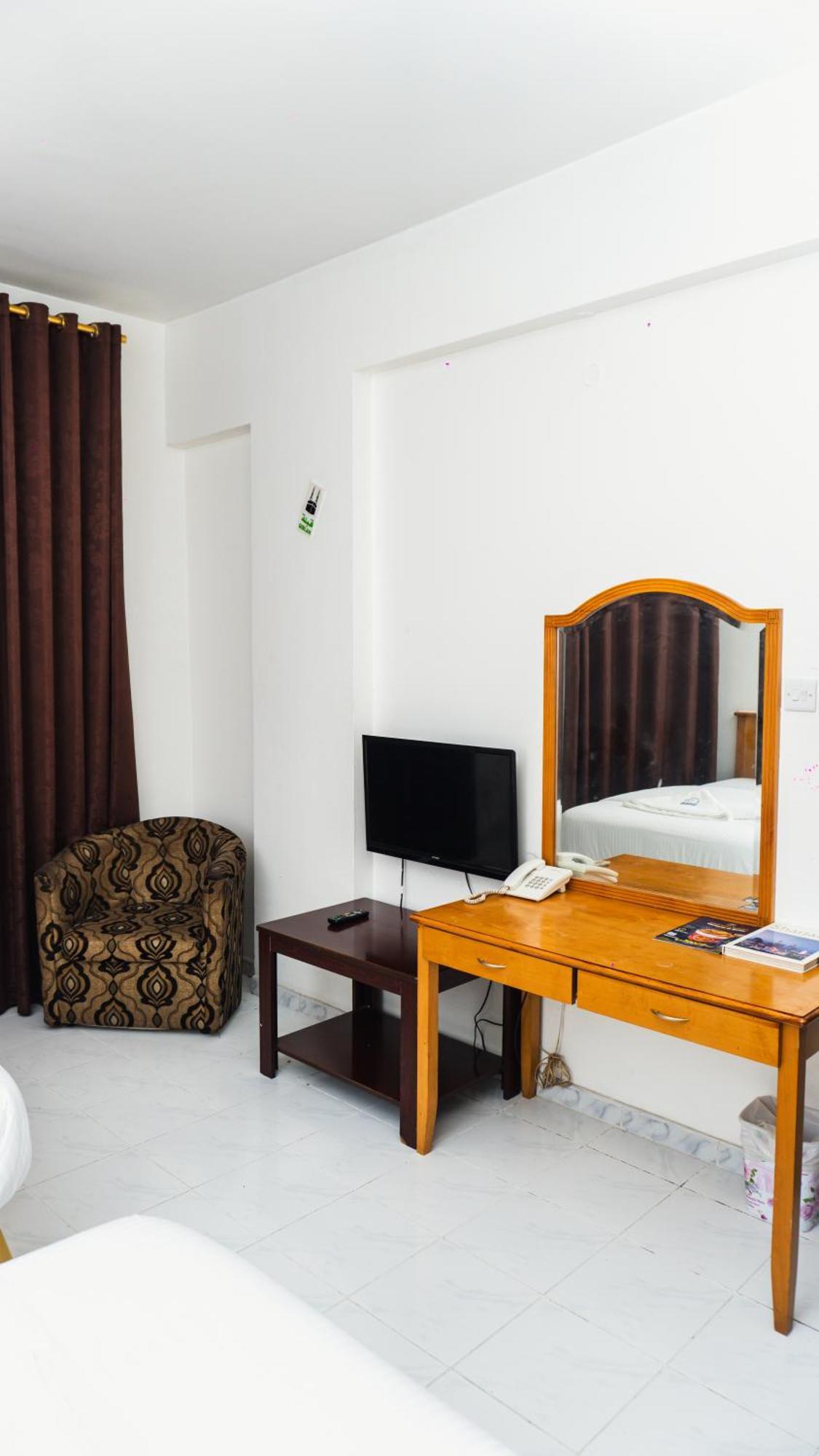 Pan Emirates Hotel Apartments ชาร์จาห์ ภายนอก รูปภาพ