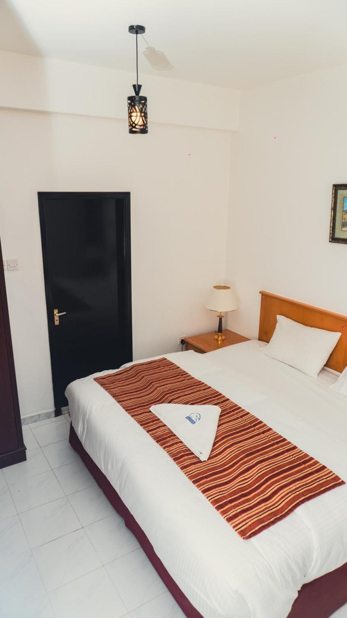 Pan Emirates Hotel Apartments ชาร์จาห์ ภายนอก รูปภาพ